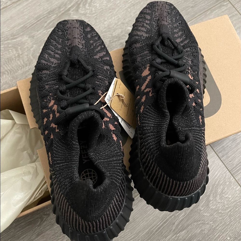 Yeezy 350 cmpct